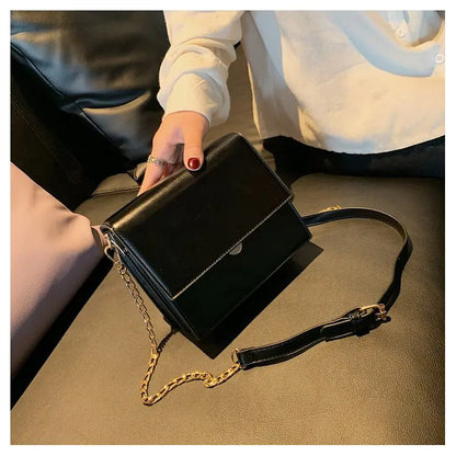 Chic Women's Chain Shoulder Bag - Stylish and Versatile