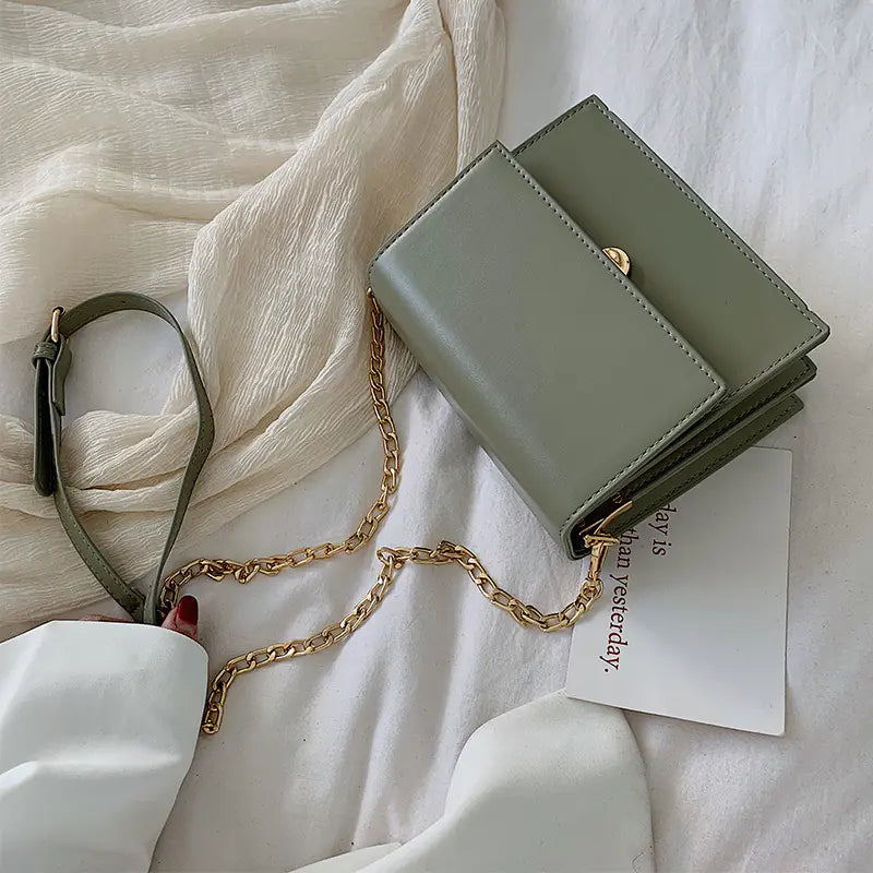 Chic Women's Chain Shoulder Bag - Stylish and Versatile